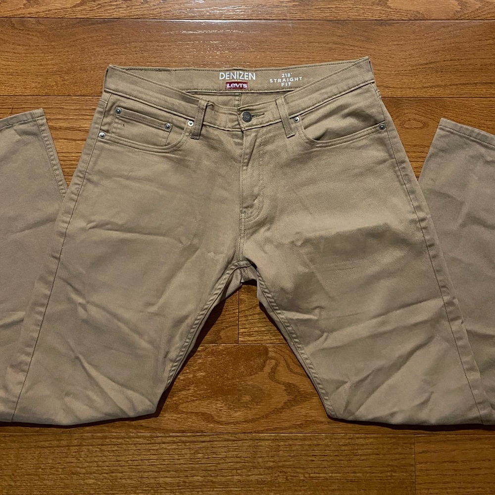 Denizen Levi’s 218 Straight Fit